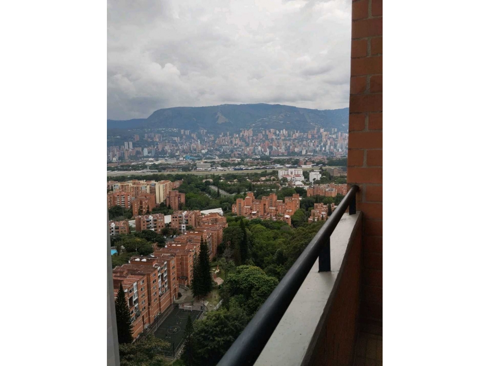 Apartamento En Venta Loma De Los Bernal — foto 2