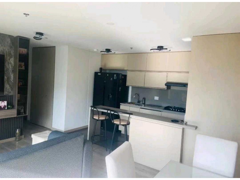 Apartamento en Venta Loma de Los Bernal — foto 4
