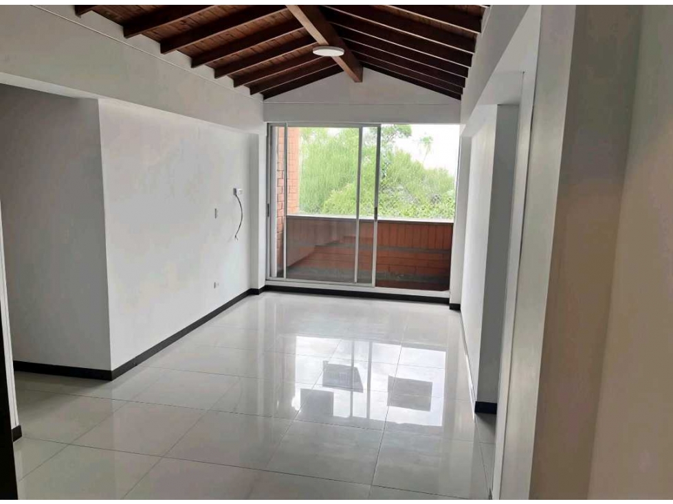 Apartamento En Venta Loma De Los Bernal Parte Baja