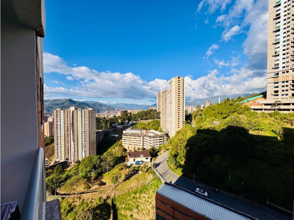 Apartamento en venta loma de san José vista exterior hermosa piso alto