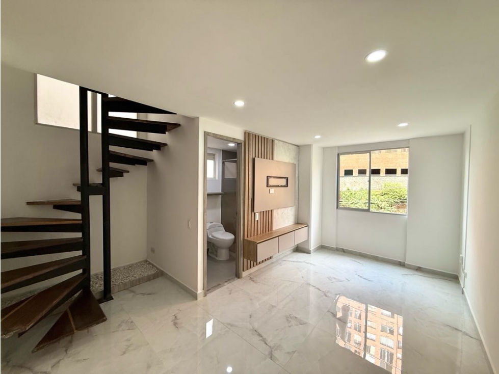 APARTAMENTO EN VENTA LOMA DEL INDIO DUPLEX REMODELADO EN SU TOTALIDAD — foto 2