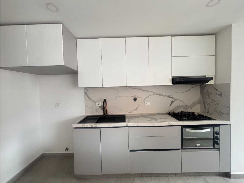 Apartamento En Venta Medellin Los Colores. — foto 4