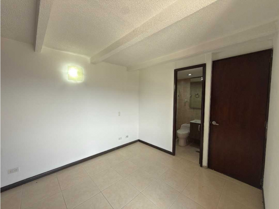 Apartamento en alquiler en calasanz — foto 4