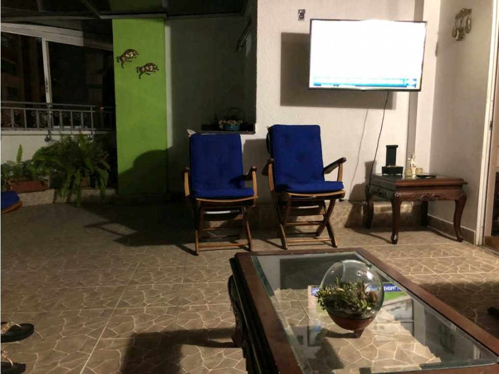 APARTAMENTO EN VENTA MEDELLÍN LAURELES PARA REFORMAR — foto 6