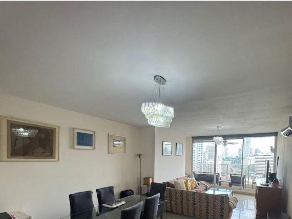 Apartamento en Venta Obarrio 136m² 3 Recámaras 2 Parking $250,000