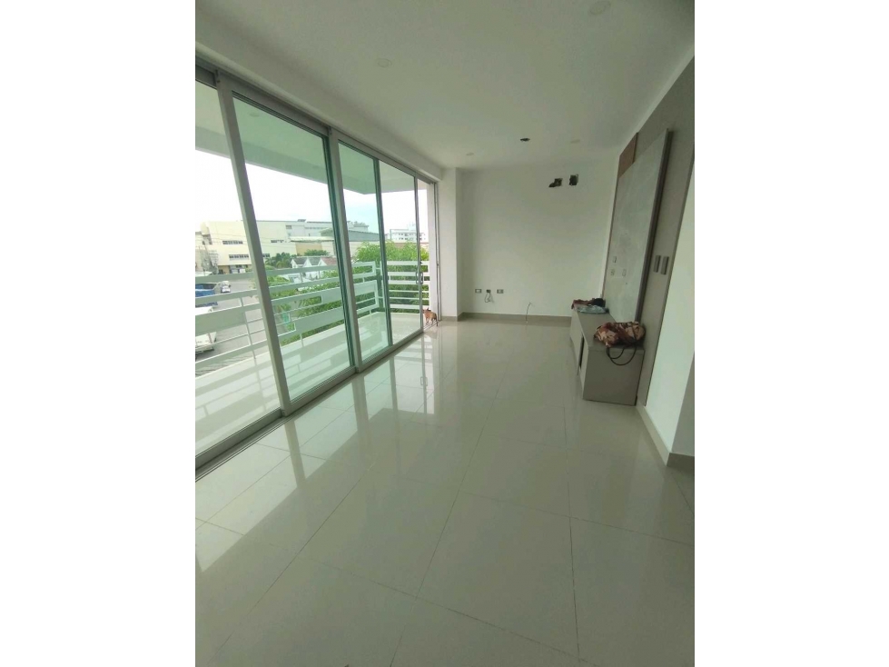 APARTAMENTO EN VENTA PISO 3 (SOLO ESCALERAS) AL LADO DEL CC ALAMEDAS