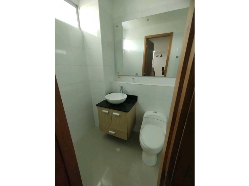 APARTAMENTO EN VENTA PISO 3 (SOLO ESCALERAS) AL LADO DEL CC ALAMEDAS — foto 4