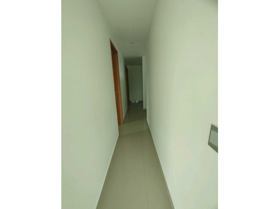 APARTAMENTO EN VENTA PISO 3 (SOLO ESCALERAS) AL LADO DEL CC ALAMEDAS — foto 5