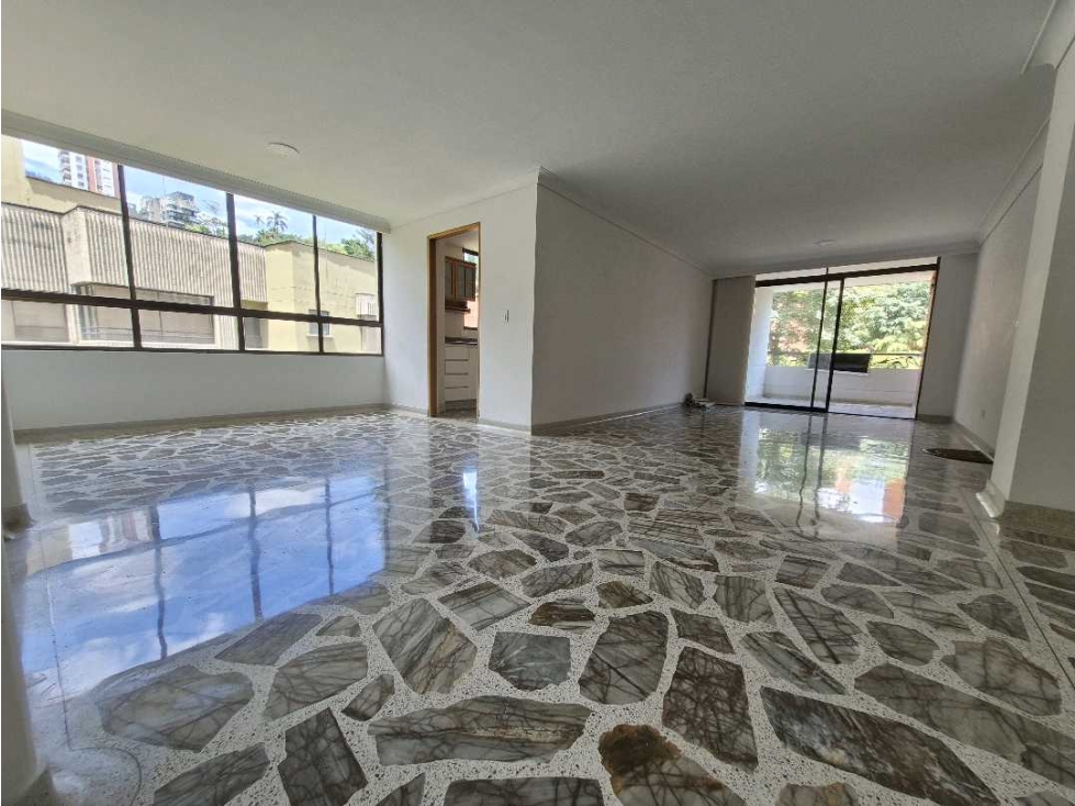 APARTAMENTO EN VENTA , POBLADO, LA TOJA — foto 3