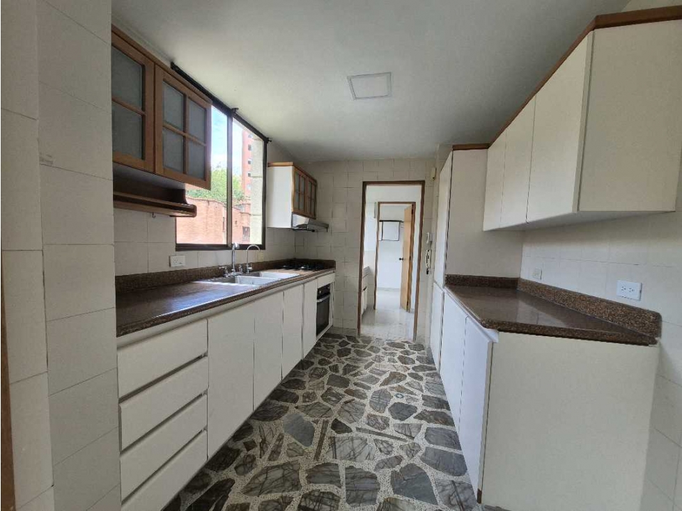 APARTAMENTO EN VENTA , POBLADO, LA TOJA — foto 5