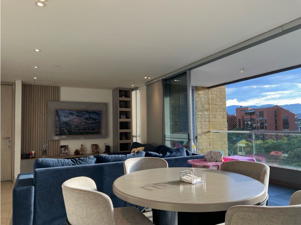APARTAMENTO EN VENTA, POBLADO CASTROPOL 158m2 — foto 4