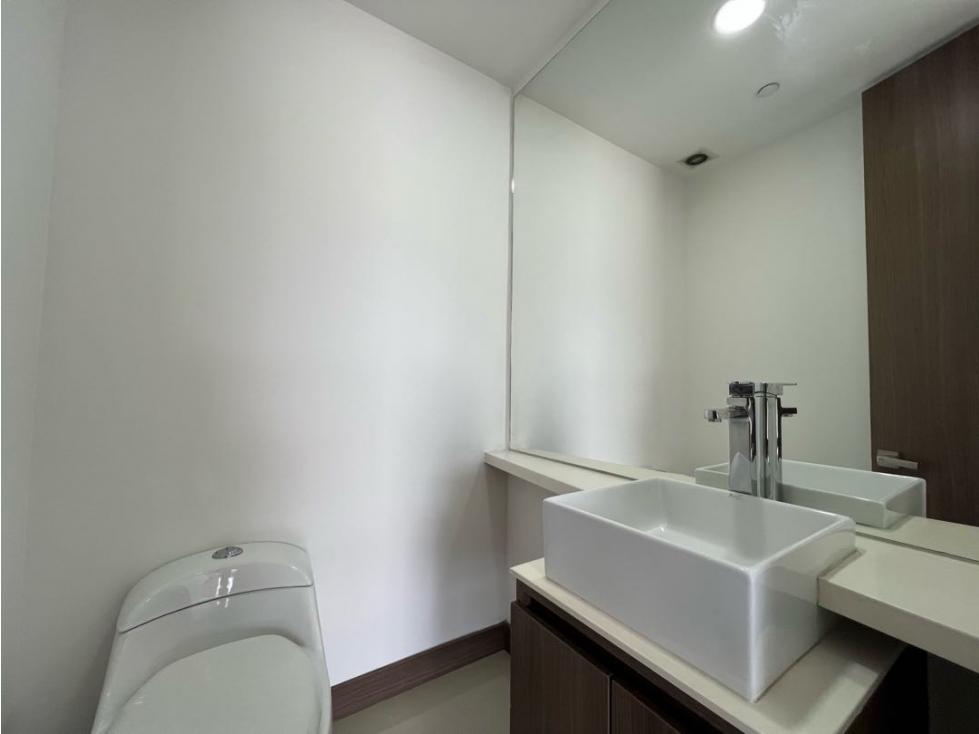 APARTAMENTO EN VENTA, POBLADO CASTROPOL 120m2 - 3