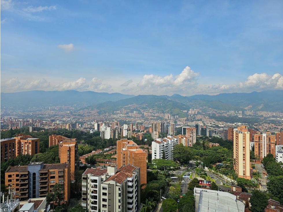 APARTAMENTO EN VENTA. POBLADO. HERMOSA VISTA
