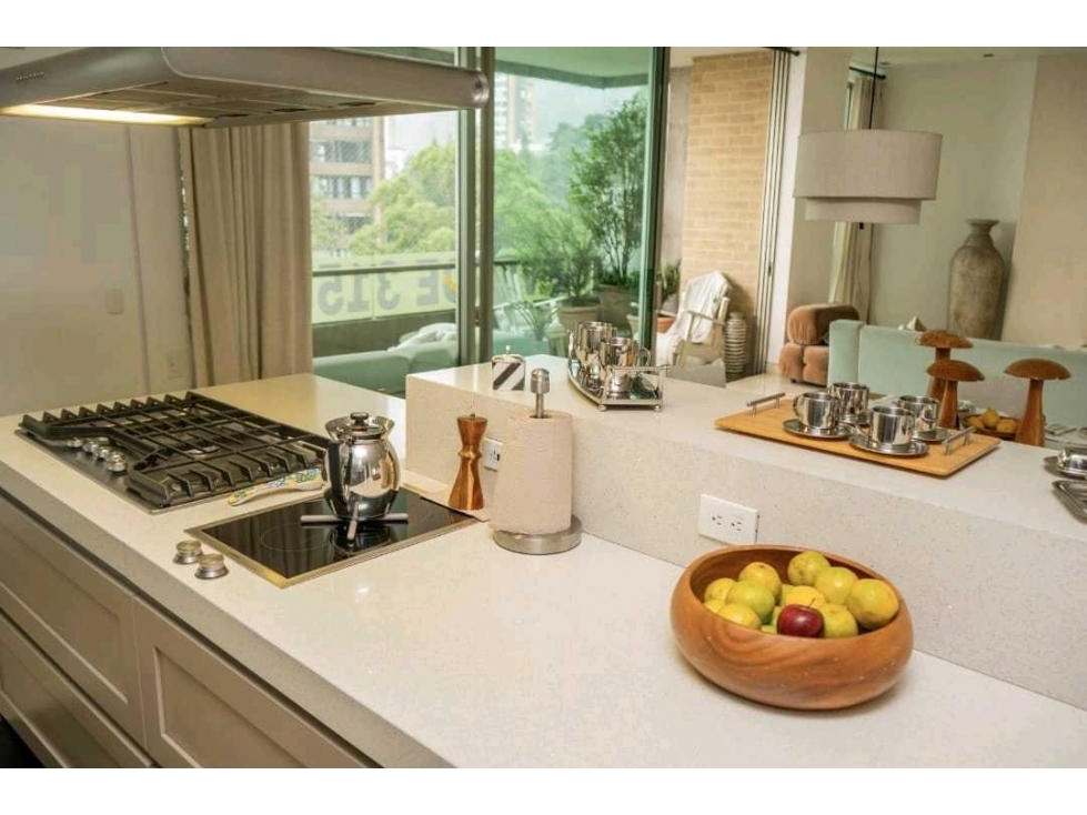 Apartamento en venta Poblado Los Balsos alto valor.