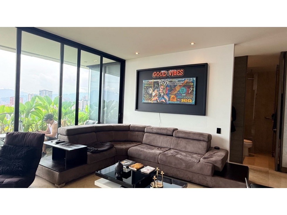 Apartamento en venta poblado san lucas estupenda vista — foto 2