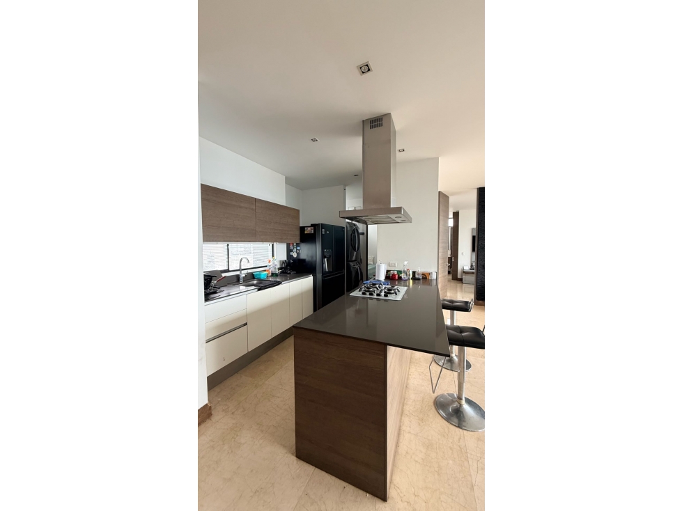 Apartamento en venta poblado san lucas estupenda vista — foto 4