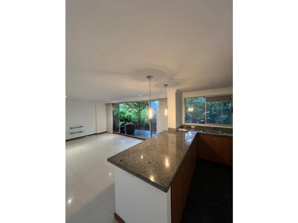 Apartamento en Arriendo en Medellín Poblado Tesoro — foto 2