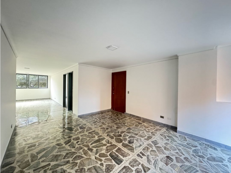 Apartamento en venta reformado Laureles segundo parque