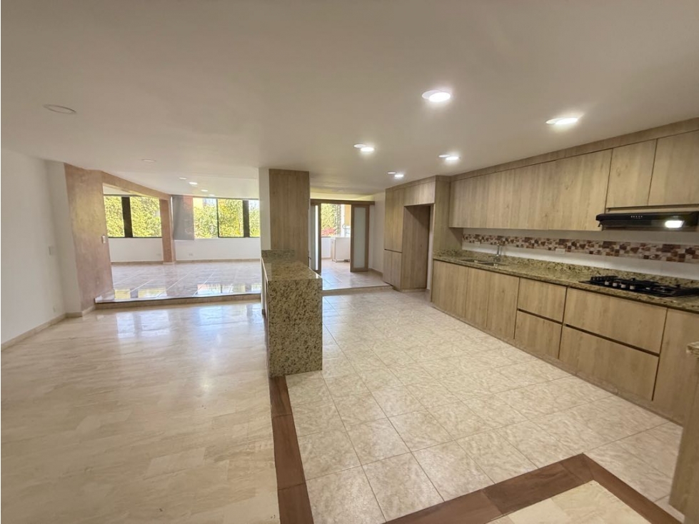 Apartamento en venta remodelado en el Poblado La Visitacion — foto 4
