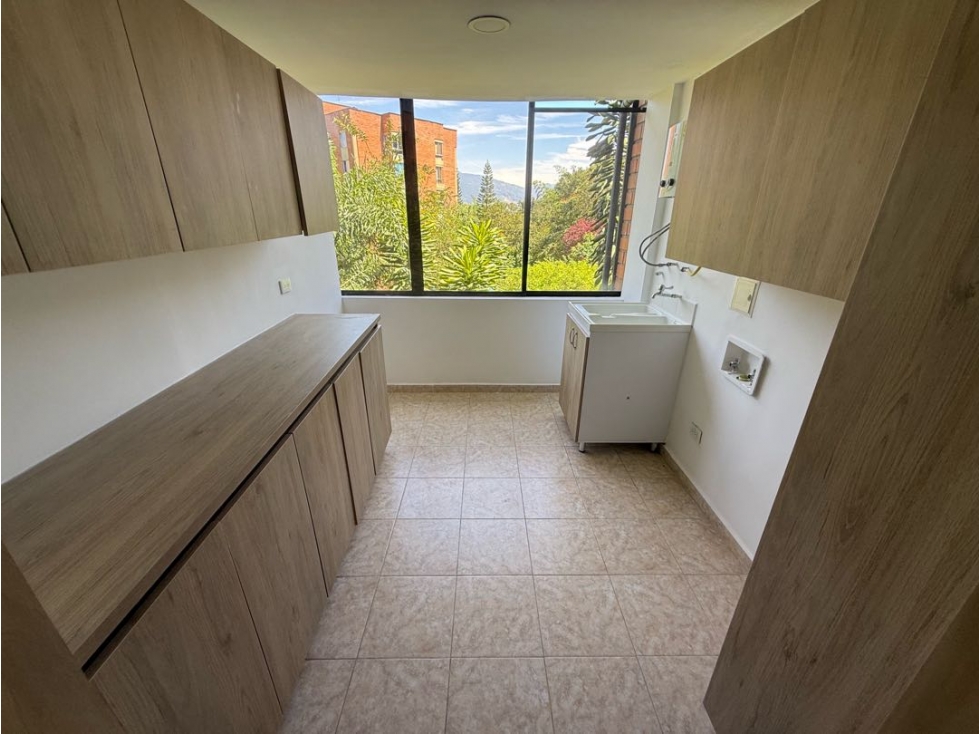 Apartamento en venta remodelado en el Poblado La Visitacion — foto 6