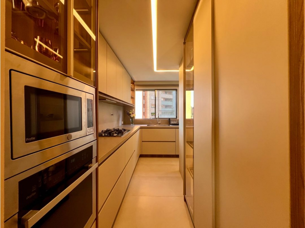 APARTAMENTO EN VENTA REMODELADO, VISTA Y UBICACIÓN TOP — foto 5