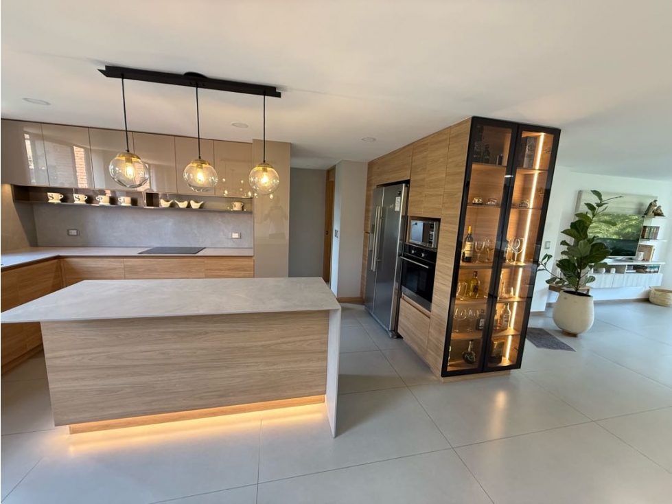 Apartamento en venta remodelado en el poblado sector el campestre. — foto 3