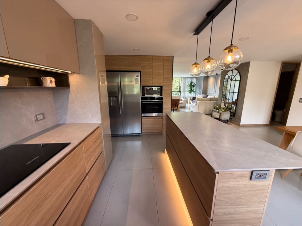 Apartamento en venta remodelado en el poblado sector el campestre. — foto 4