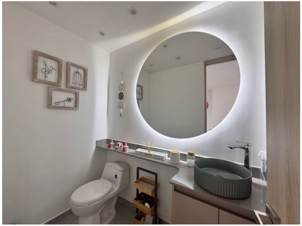 Apartamento en venta remodelado balcón y vista panorámica poblado — foto 6