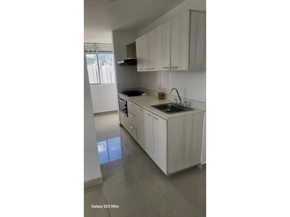 APARTAMENTO EN VENTA SABANETA, PISO ALTO CON VISTA PANORÁMICA — foto 3
