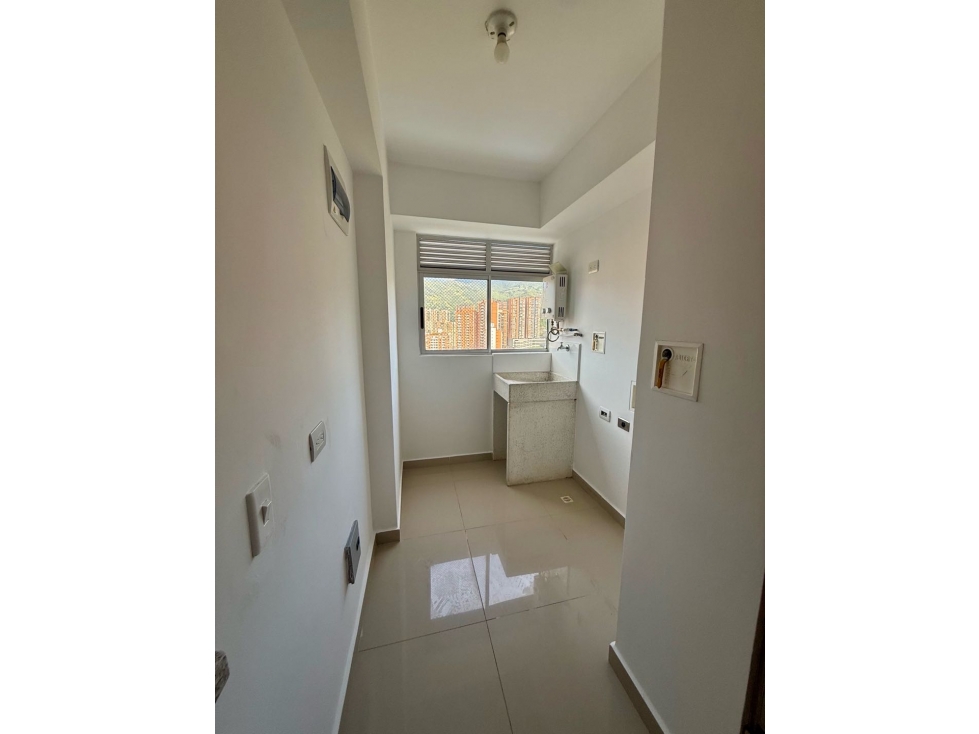 Apartamento en Venta Sabaneta Zona Plana Tres Esquinas — foto 5