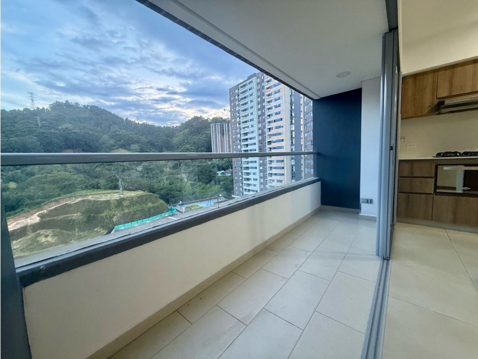 Apartamento en Venta Sabaneta Zona Plana Tres Esquinas — foto 3