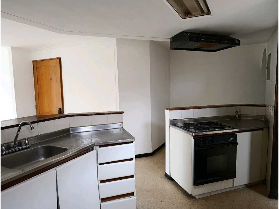 APARTAMENTO DÚPLEX EN VENTA SECTOR CONQUISTADORES, MEDELLIN — foto 3