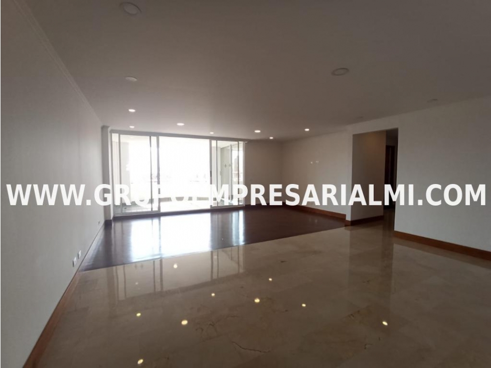 APARTAMENTO EN VENTA- SECTOR LAS PALMAS, EL POBLADO COD:27831