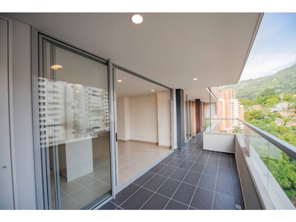 Apartamento en venta sector Loma de los Mesa Envigado