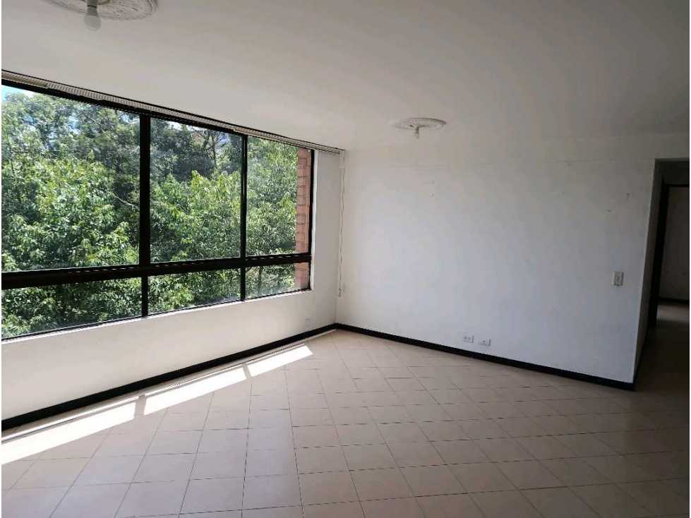 APARTAMENTO EN VENTA SECTOR LOMA DEL INDIO, MEDELLIN — foto 2