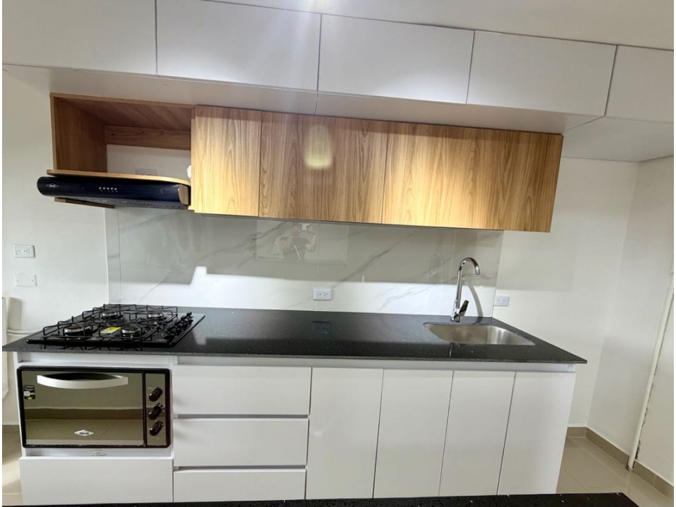Apartamento en venta, sector Loma los Parra - El Poblado — foto 4