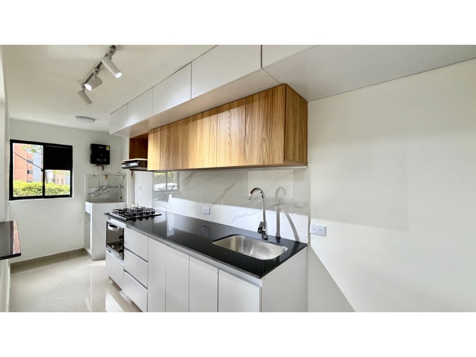Apartamento en venta, sector Loma los Parra - El Poblado — foto 3