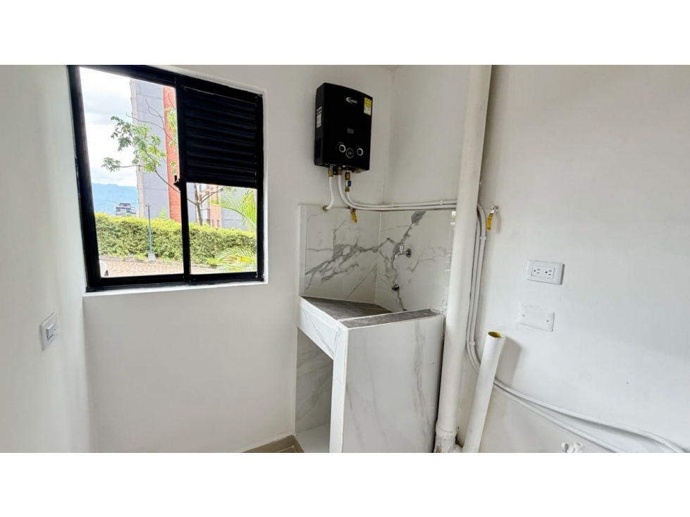 Apartamento en venta, sector Loma los Parra - El Poblado — foto 5