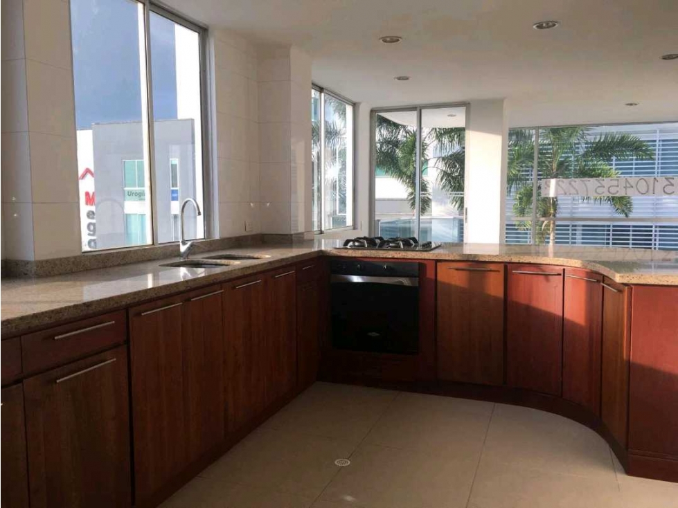 Apartamento en venta sector pinares 182 mts
