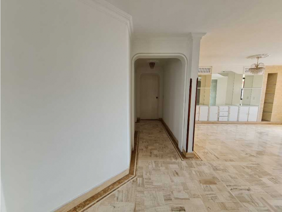 APARTAMENTO EN VENTA SOTOMAYOR BOLARQUI EDIFICIO LOS ABEDULES - 4