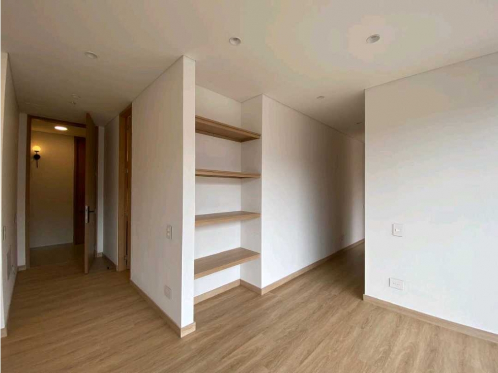 EXCELENTE APARTAMENTO EXTERIOR EN VENTA EN VIRREY — foto 2