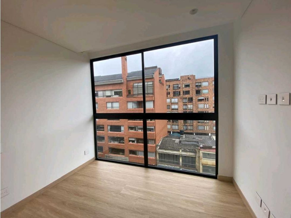 EXCELENTE APARTAMENTO EXTERIOR EN VENTA EN VIRREY — foto 4