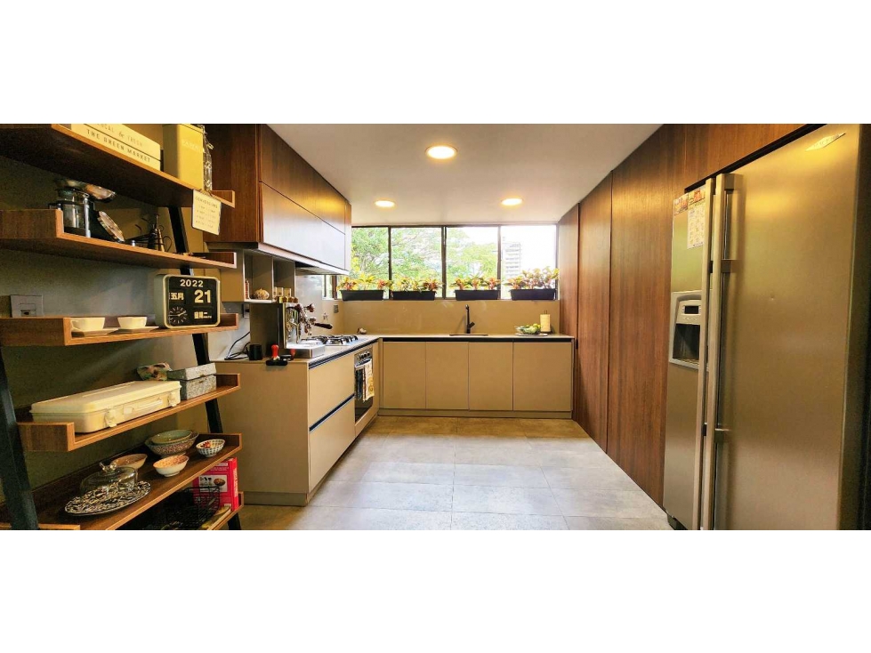 Apartamento en ventaMedellín. El Poblado. Loma de los balsos. — foto 3