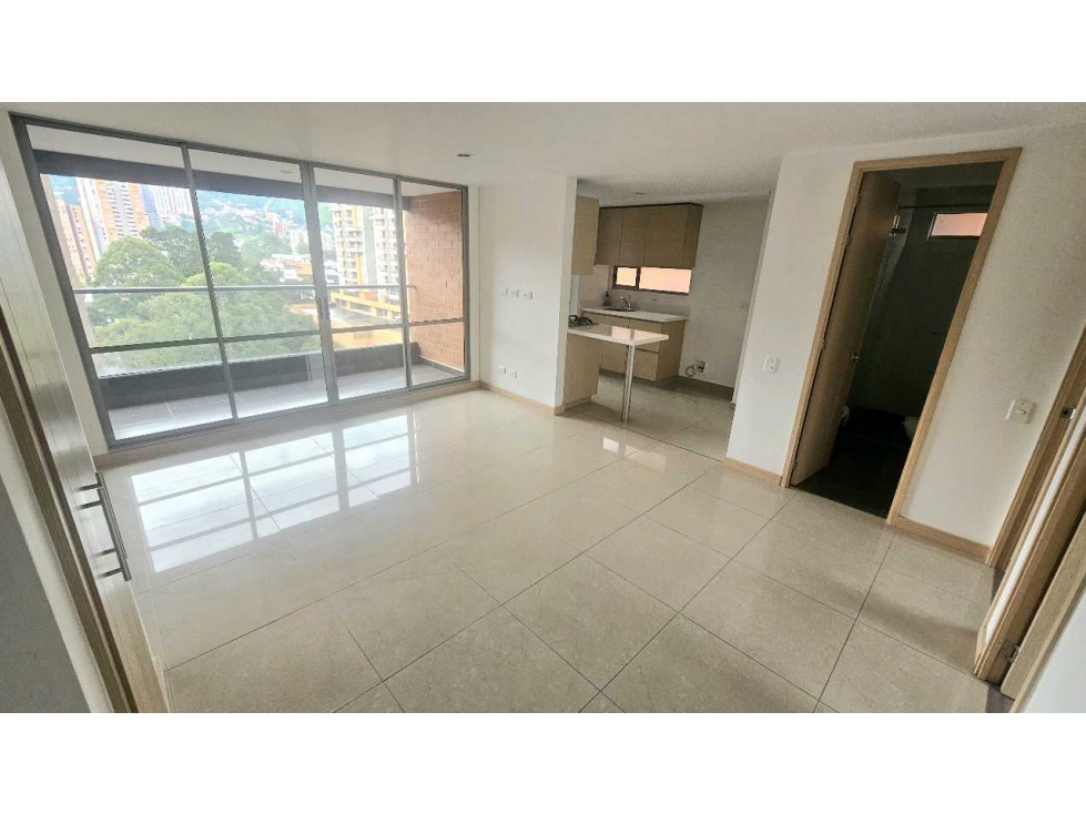 Apartamento en zona exclusiva, loma de san jose parte baja