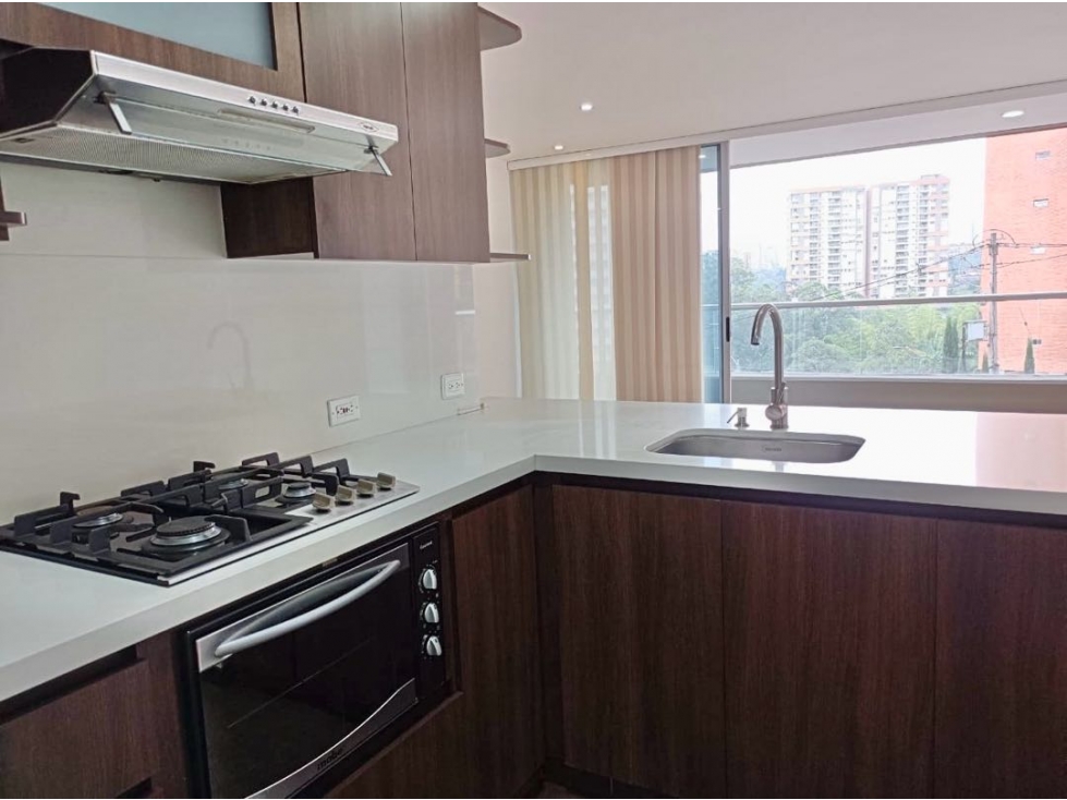 Apartamento Envigado El Esmeraldal 2 alcobas, estudio 2 baños, 2 Parq. — foto 6