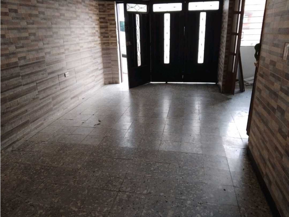 Apartamento envigado san jose 1er piso con garaje