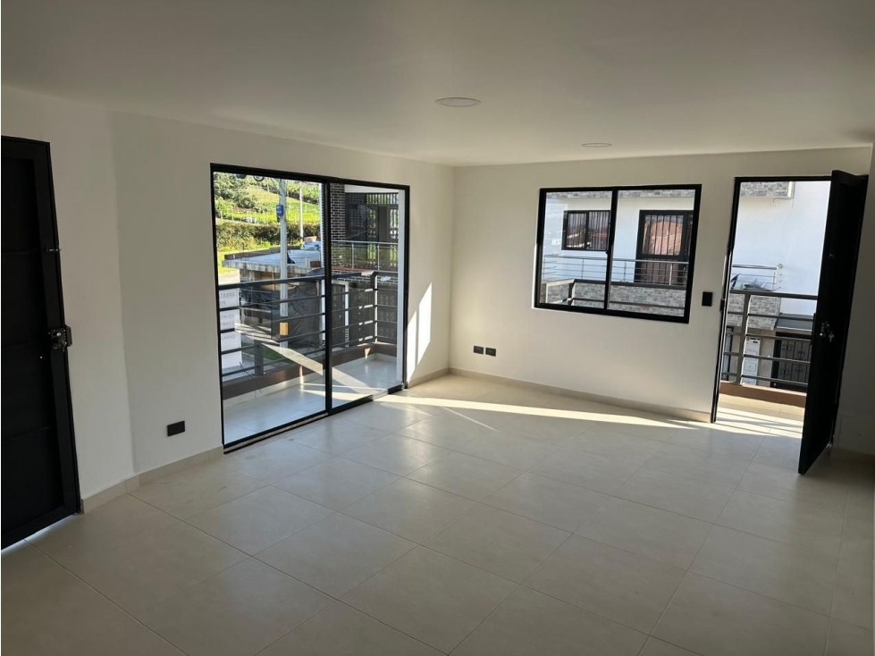APARTAMENTO ESQUINERO, CON APARTAESTUDIO INDEPENDIENTE — foto 3