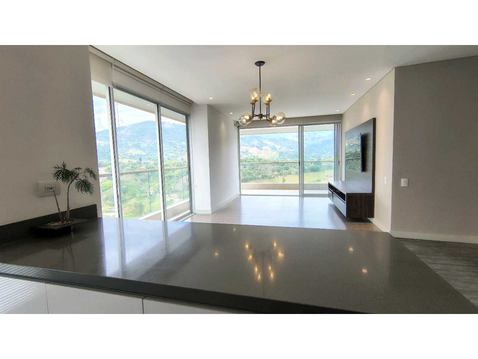 APARTAMENTO ESQUINERO EDIFICIO LA RESERVA AV CENTENARIO PISO 13