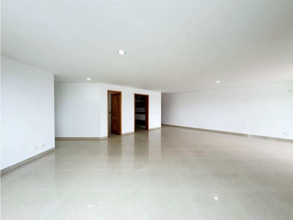 APARTAMENTO EXCLUSIVO EN CABECERA AMPLIO 4 Habitaciones — foto 4