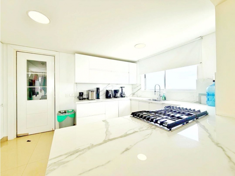 Apartamento exclusivo en Castillogrande con vista directa a la bahia ! - 5